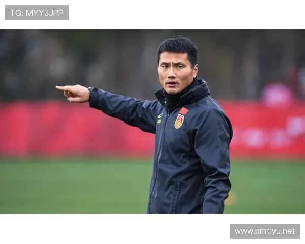 足球报建言归化克雷桑莱昂纳多助力国足备战下届世预赛关键路径