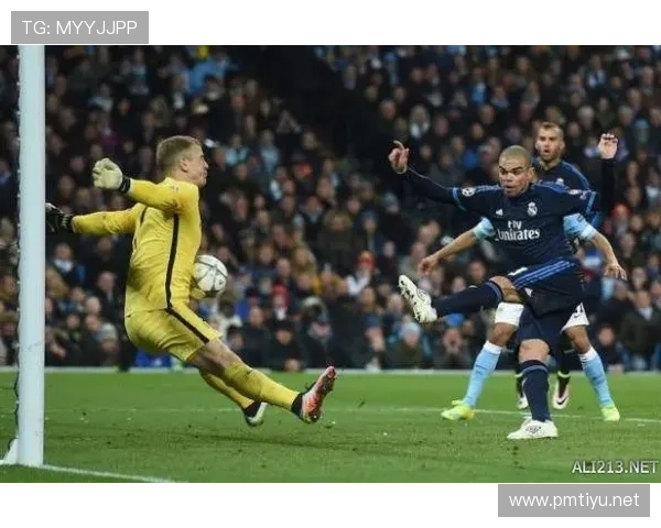 迪马济奥:坎比亚索和道格拉斯路易斯因伤缺席与热那亚的比赛 迪马济奥:坎比亚索和道格拉斯路易斯因伤缺席与热那亚的比赛